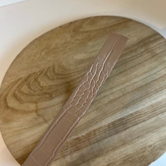 Tan Vegan Leather Snake Skin Silver Buckle Belt Size Small - Medium - Picture 3 of 9